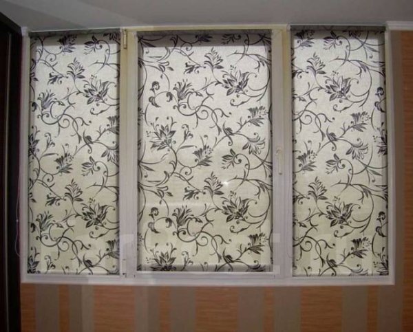 Рулонные шторы на окна с рисунком