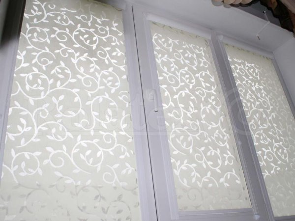 Тюлевые жалюзи на пластиковые окна