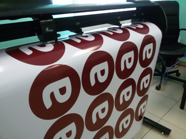 Печать на самоклейке