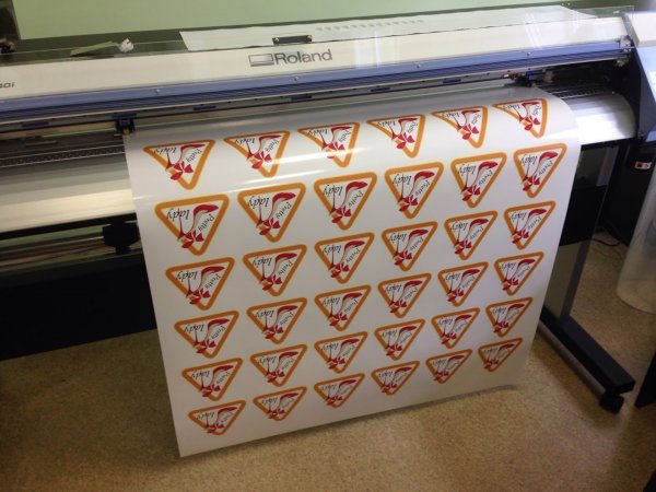 Печать этикеток на самоклеющейся пленке