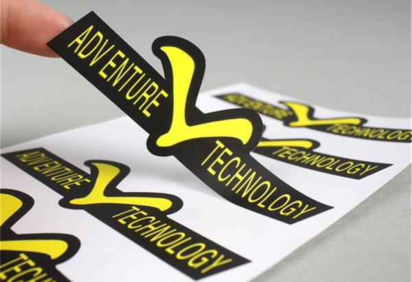 Печать наклеек плоттерная резка