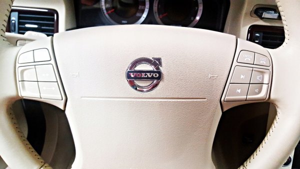 Наклейки на Volvo xc60