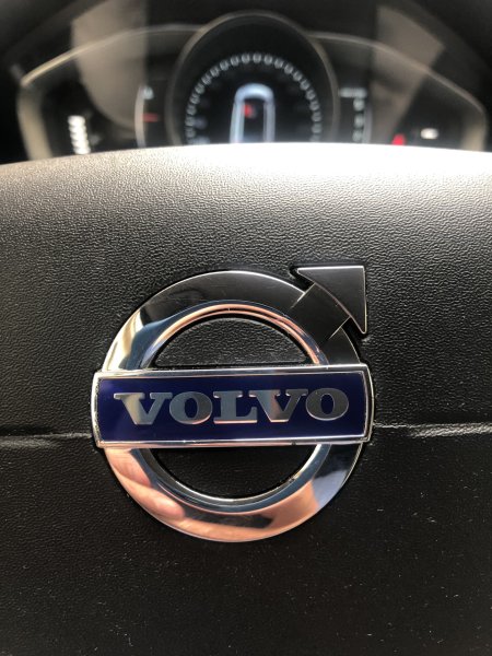 Наклейка Volvo на руль xc70