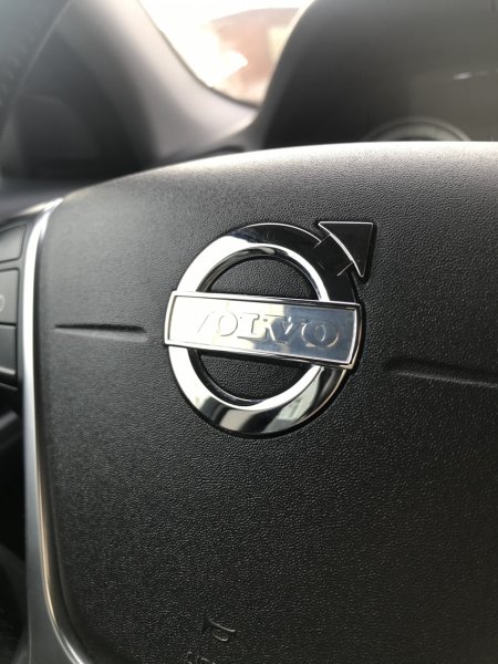 Эмблема Volvo на руль s80
