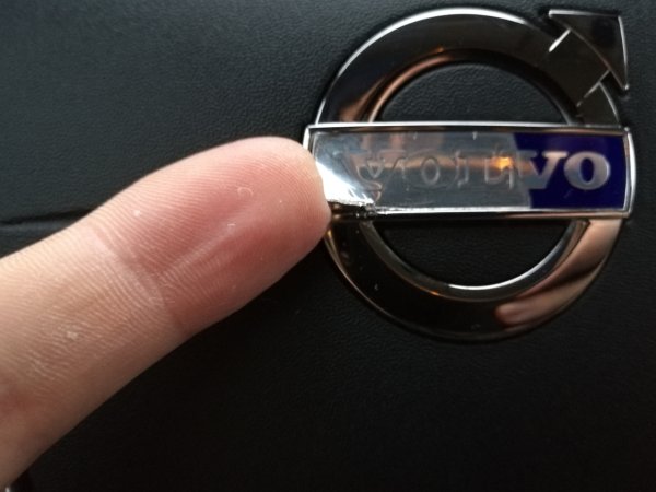 Шильдик Volvo xc60