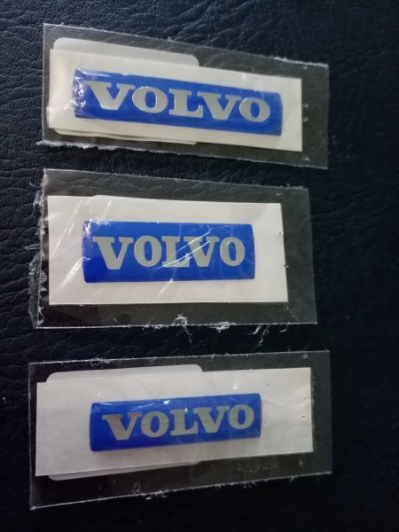 Наклейка на руль Вольво