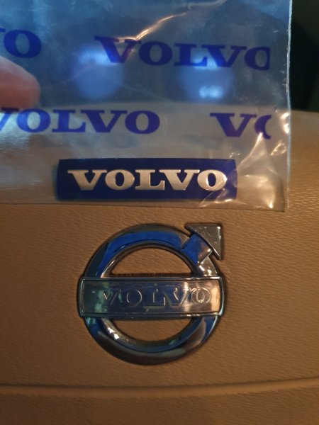Эмблема Вольво s80