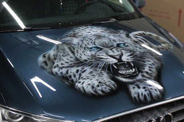 Аэрография на капоте авто