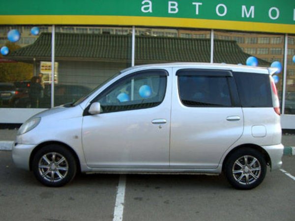 Тойота Функарго стенс