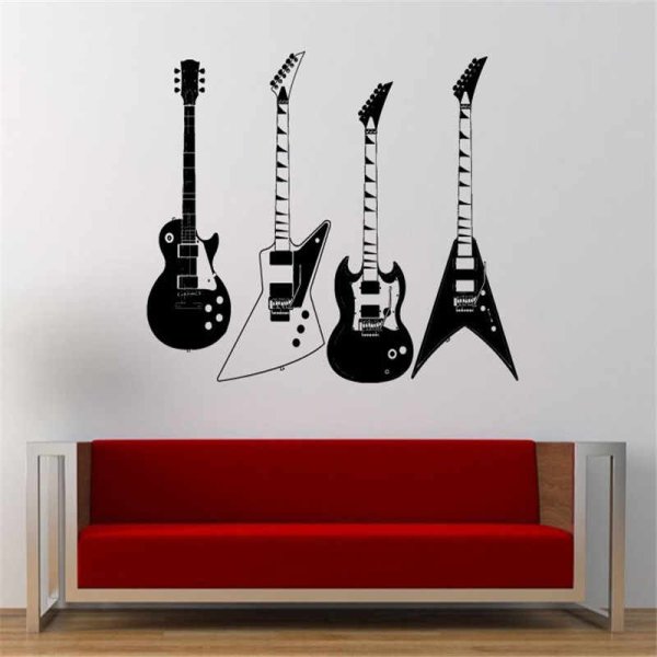 Гитара на стене