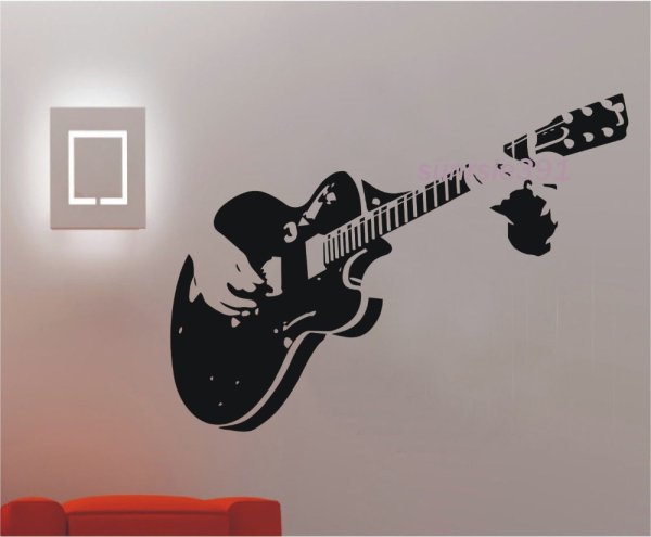 Гитара на стене