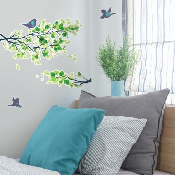 Декоративные наклейки на стену