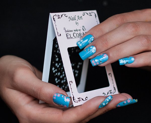 Маникюр гель лак с наклейками