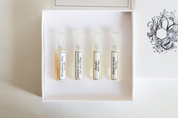 Пробники духов в коробке