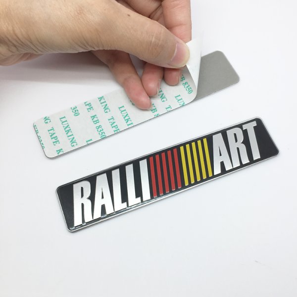 Хонда Цивик лого на багажнике