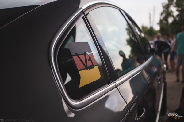 VW Performance наклейка