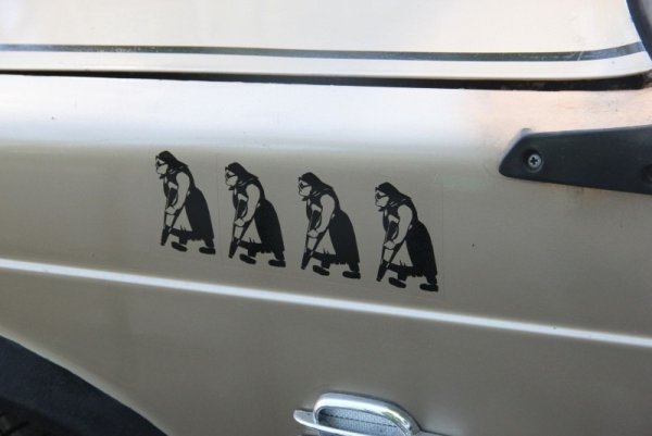 Наклейка бабушка на машину