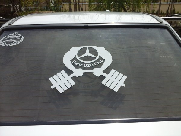 Наклейки на авто на заднее стекло