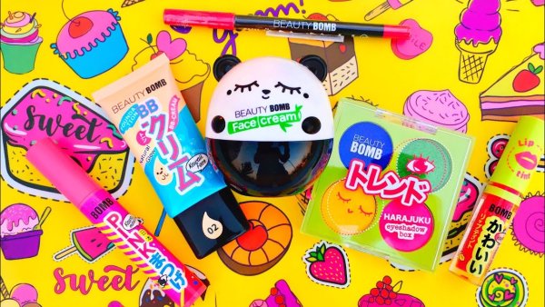 Наклейки Бьюти бомб