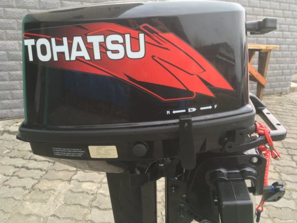 Шильдик на мотор Тохатсу 9.9