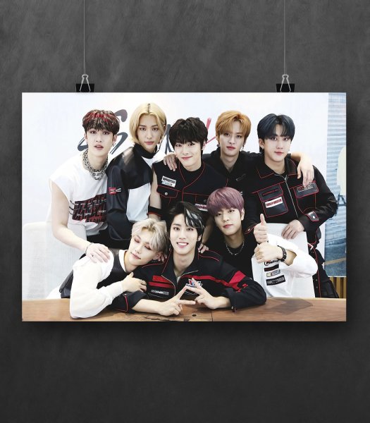 Группа Stray Kids Домино