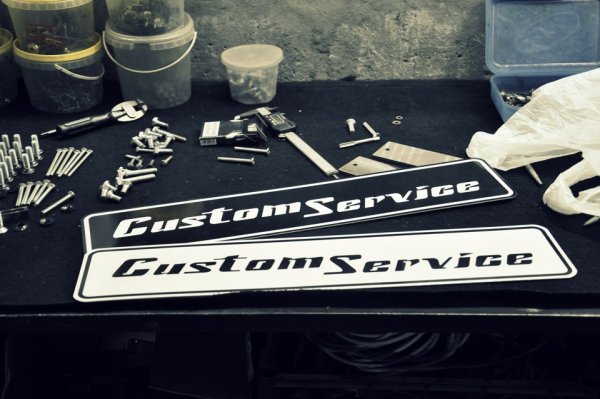 Накладка на номер с логотипом