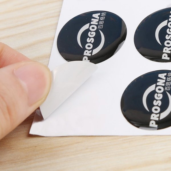 Резиновая наклейка на изделие