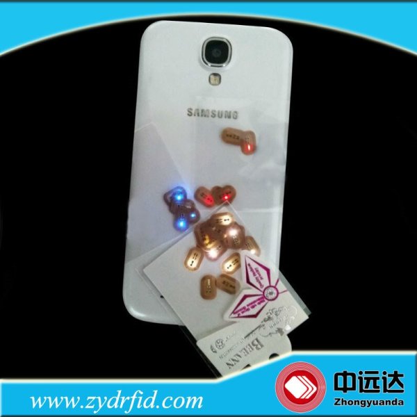 Мигающая наклейка на мобильник