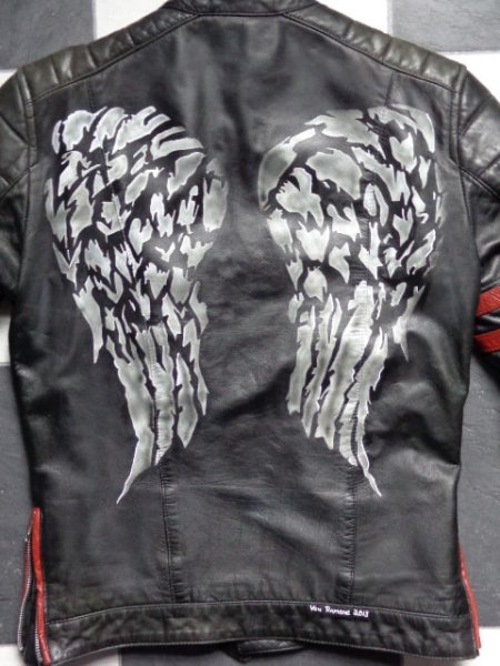 Куртка кожаная с крыльями