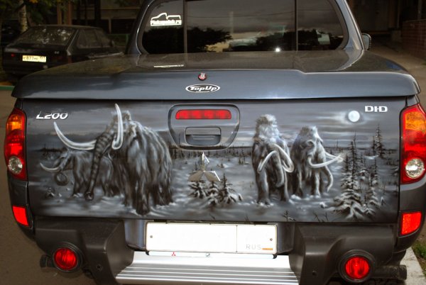 Винил на задний борт пикапа