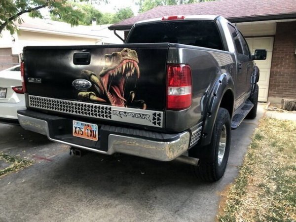 Дэдпул наклейка на машину