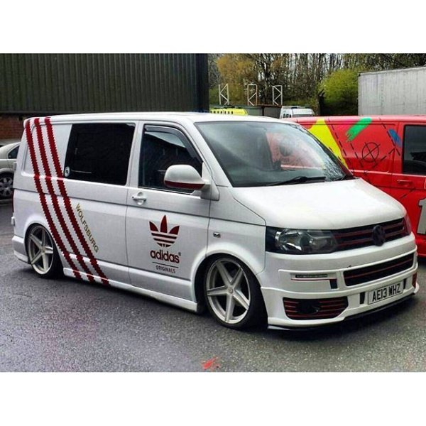 Обклеенный Фольксваген Транспортер т5