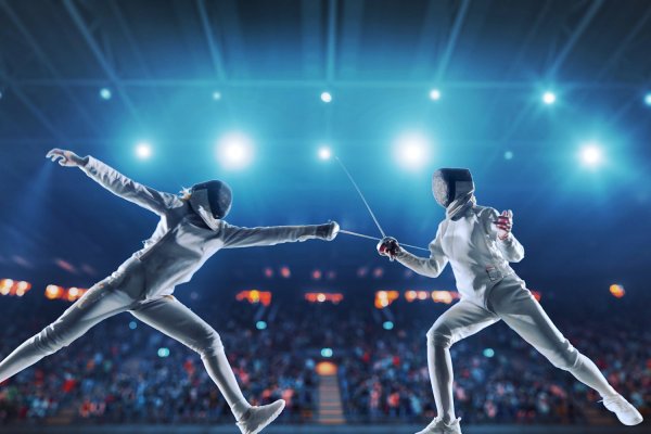 Фехтование на белом фоне