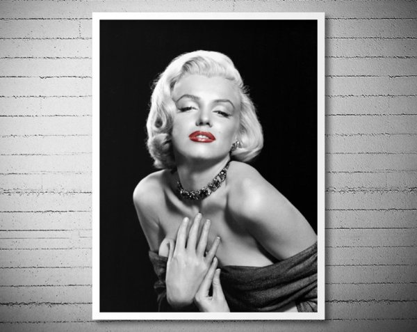 Мэрилин Монро улыбается