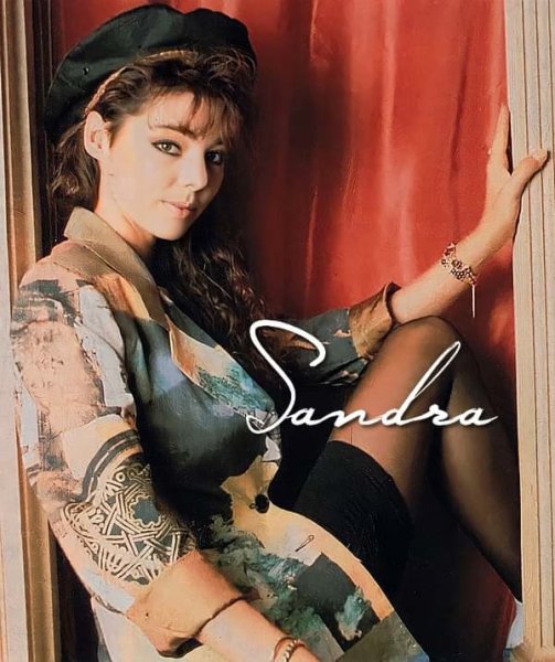 Сандра Крету в молодости в купальнике