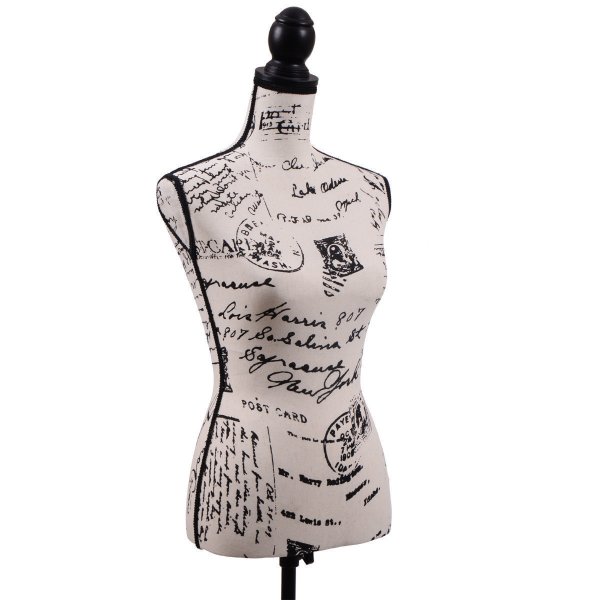 Платье на манекене