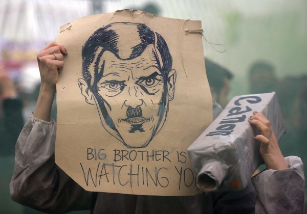 Оруэлл 1984 большой брат следит за тобой