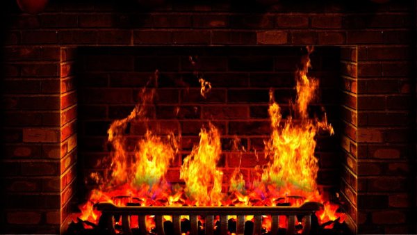 Камин на дровах