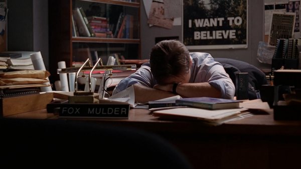 I want to believe наклейка