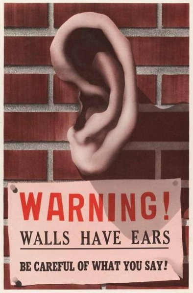 Плакат шпион подслушивает