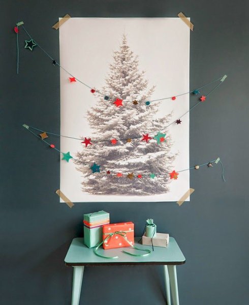 Елка на стене