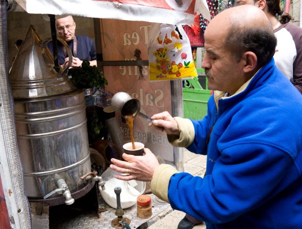 Требую долива после отстоя пены из какого фильма