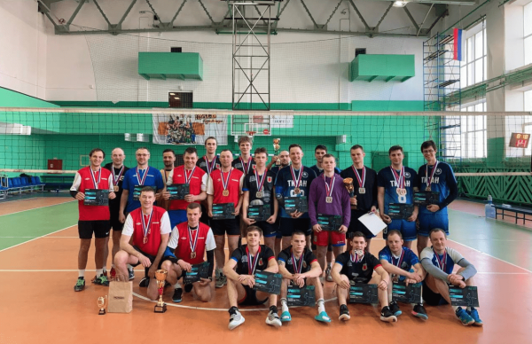 Плакат для поддержки команды по волейболу