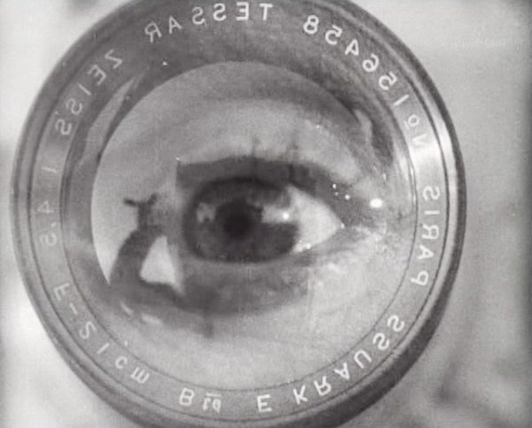 Человек с киноаппаратом ВГИК