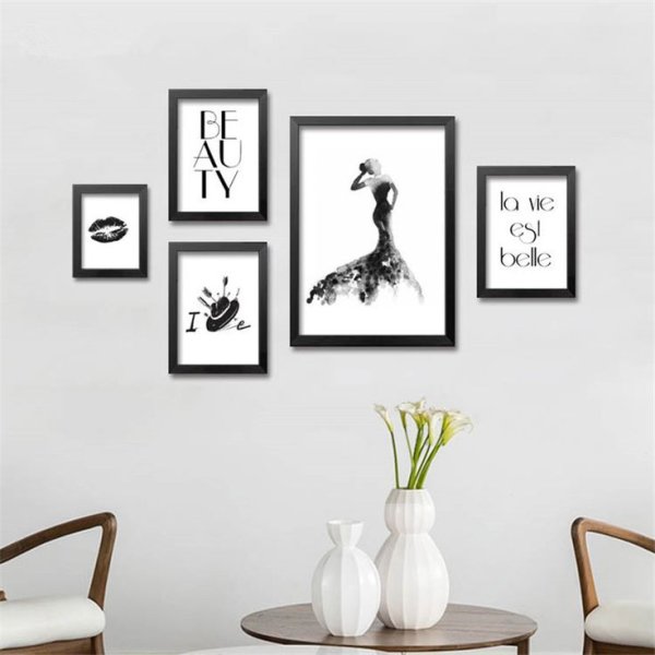 Картина в черной рамке