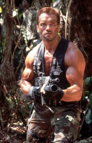 Арнольд Шварценеггер в фильме хищник