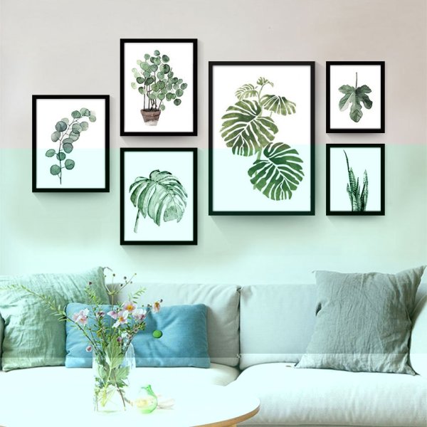 Композиция из картин на стене