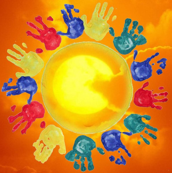 Плакат в виде солнца