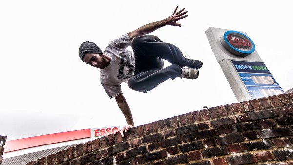 Прыжок с крыши на крышу