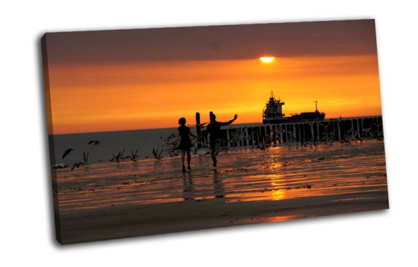 Постер. На закате